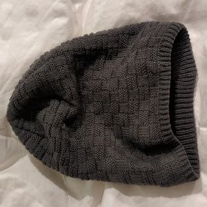 Fuzzy lined knit beanie grey and black